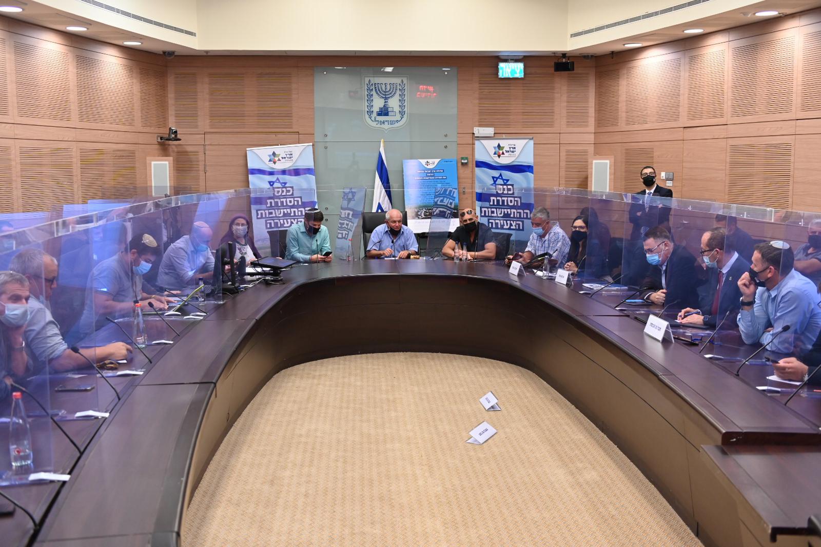 בוטלו הבידודים במלוניות קורונה
